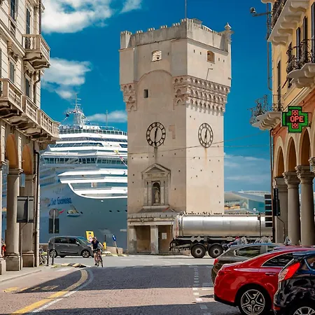Historic Palace Duplex - Cruises 2min - Ac - Wifi Διαμέρισμα *