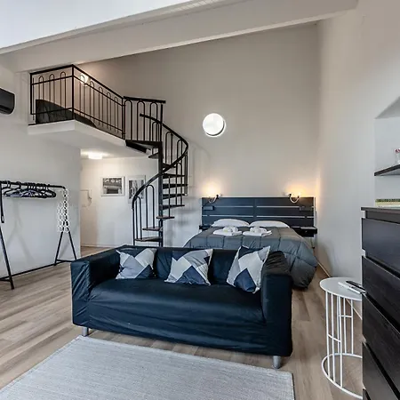 Historic Palace Duplex - Cruises 2min - Ac - Wifi *