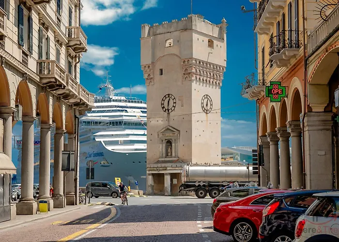 Historic Palace Duplex - Cruises 2min - Ac - Wifi Διαμέρισμα *